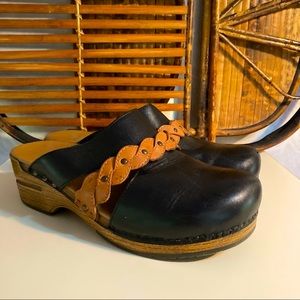 DANSKO 'Sherise' Black Leather w/Brown Braided Strap Mules EUR 40 | US 9.5-10
